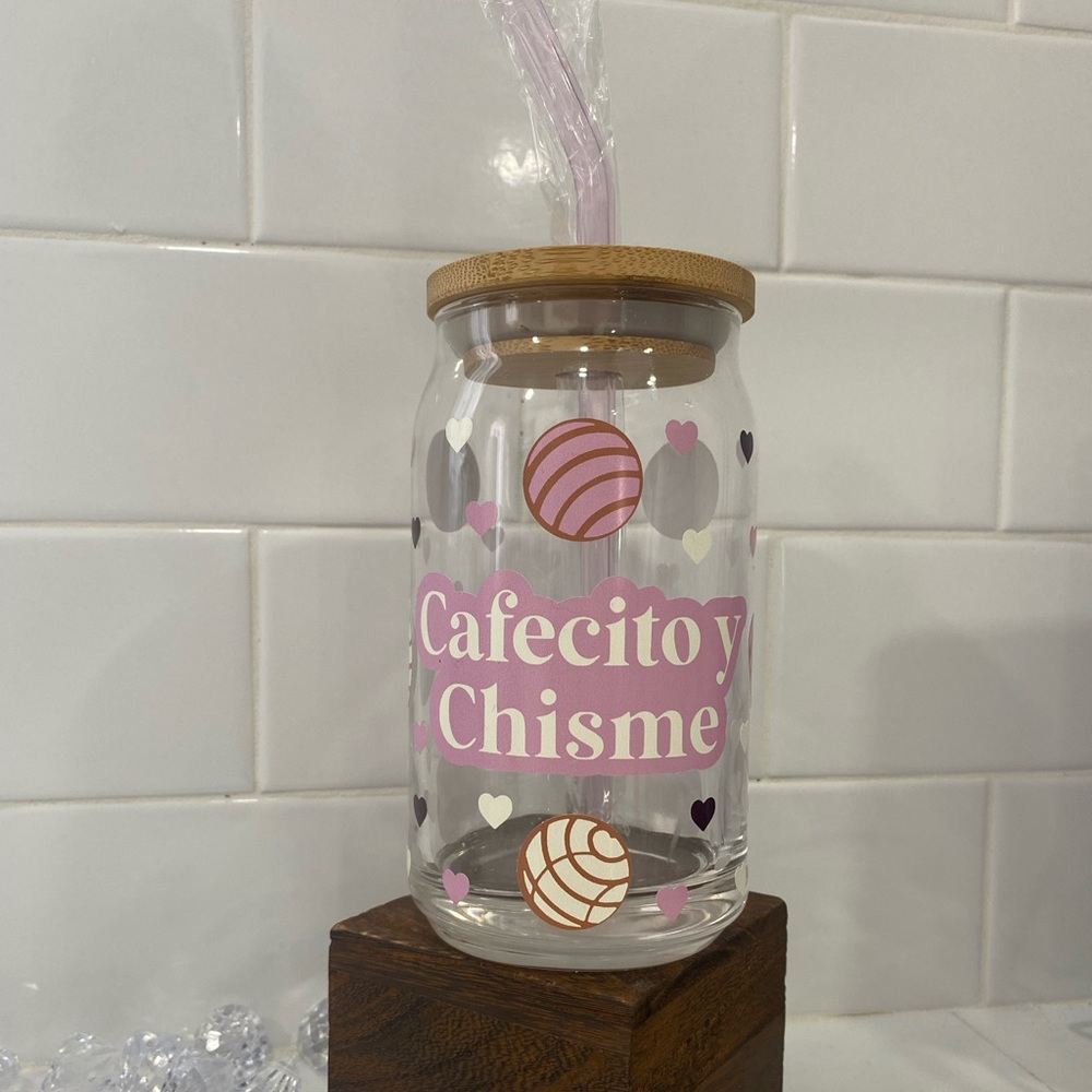 Cafecito y Chisme glass can cup!!